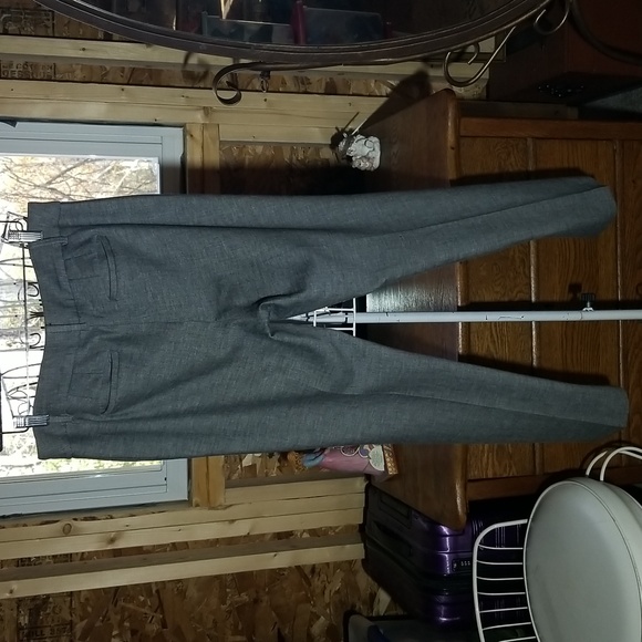 Talbots gray pants. Size 8 petite. - Picture 5 of 8
